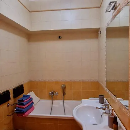 Apartment De Lux's *